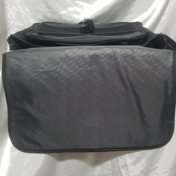 Solo Carrying Case Briefcase for 16" Notebook -Black Used/ Like New - Picture 12 of 16